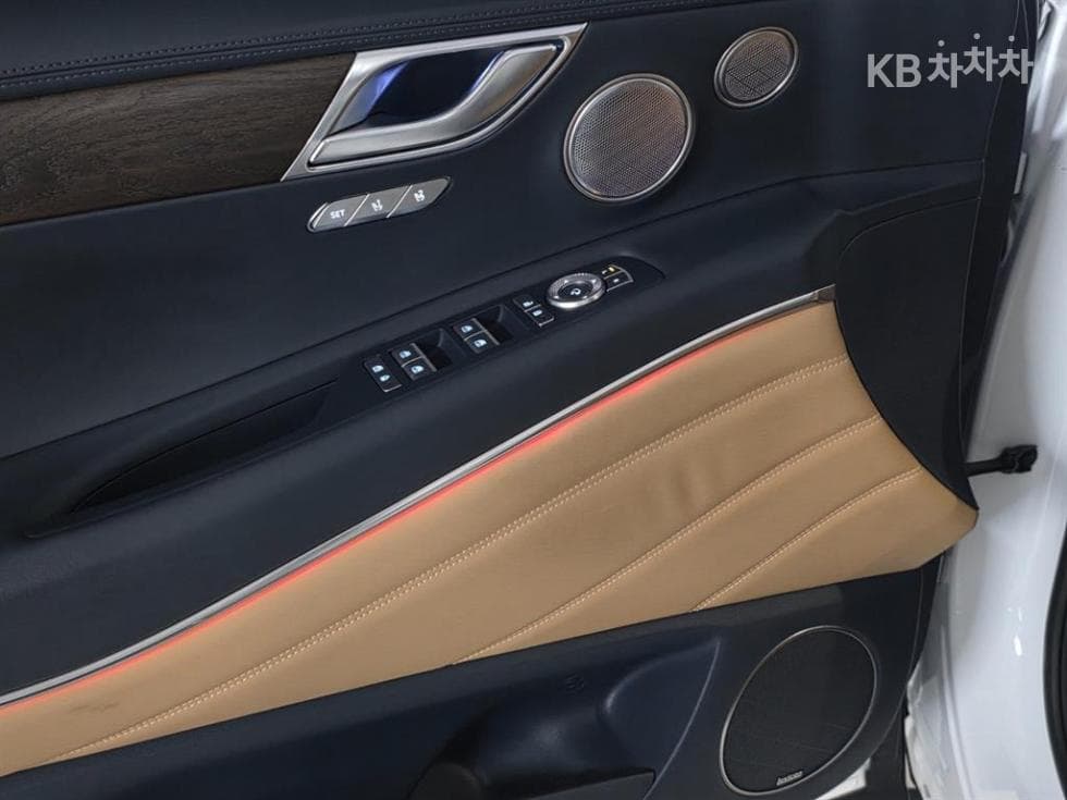 Genesis GV802.5 Turbo Gasoline AWD - 20