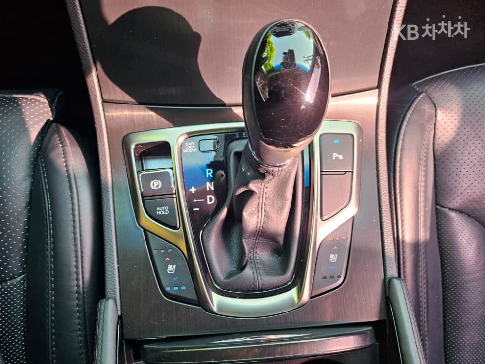 Хюндай Grandeur (Azera) ХибридPremium - 26