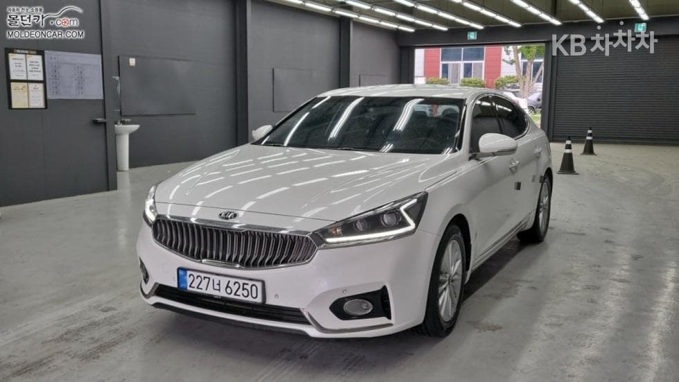 Kia All New K7 3.0 LPI Rental car Luxury - Image 1