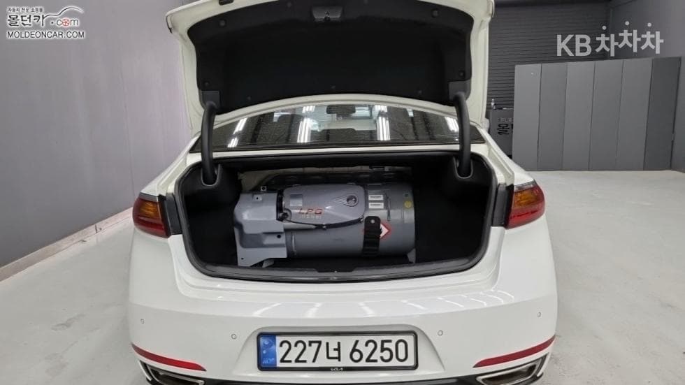 Kia All New K73.0 LPI Rental car Luxury - 18