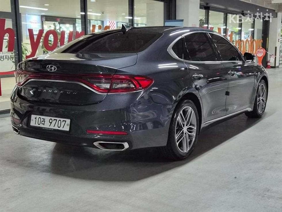 Hyundai Grandeur (Azera)IG2.4 Exclusive Special (special feature/edition) - 4