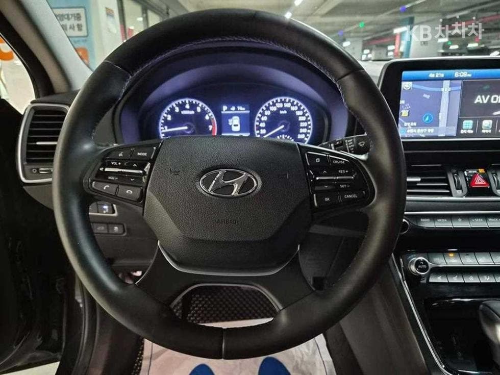 Hyundai Grandeur (Azera)IG2.4 Exclusive Special (special feature/edition) - 8