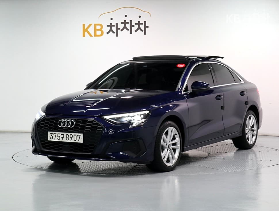 Ауди A3 (8Y) 40 TFSI Стандартен - Image 1