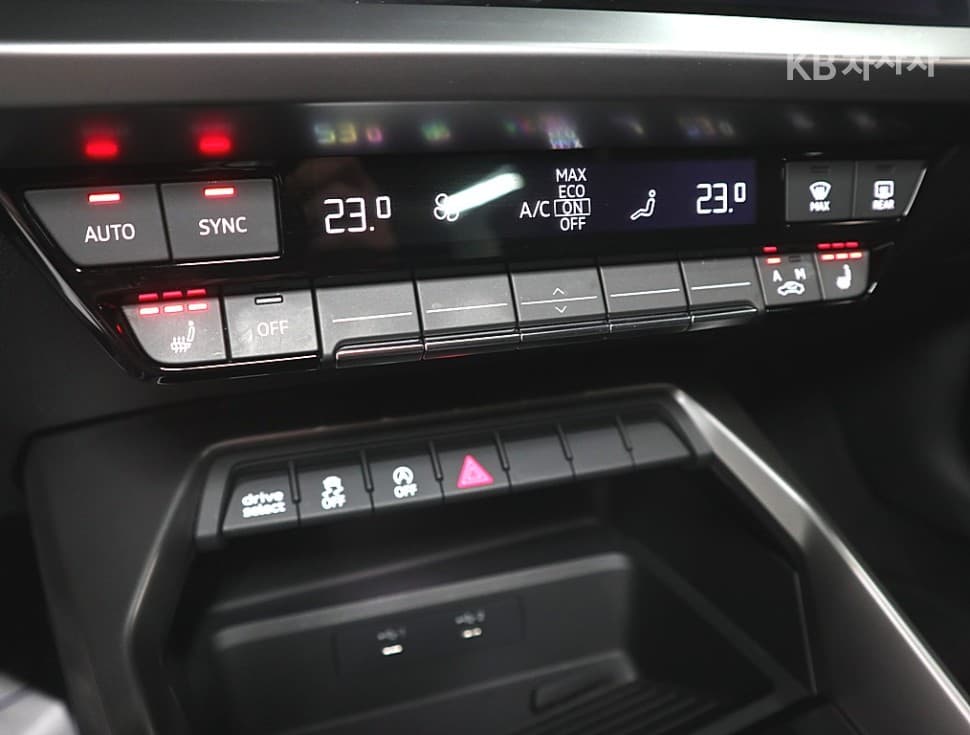 Ауди A3 (8Y)40 TFSI Стандартен - 13