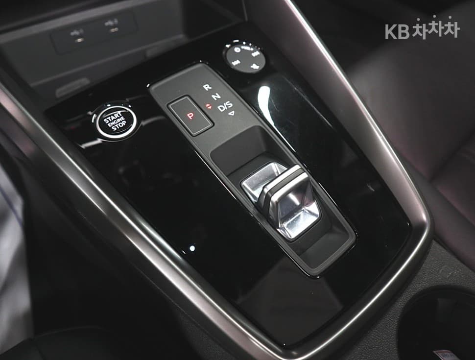 Ауди A3 (8Y)40 TFSI Стандартен - 14