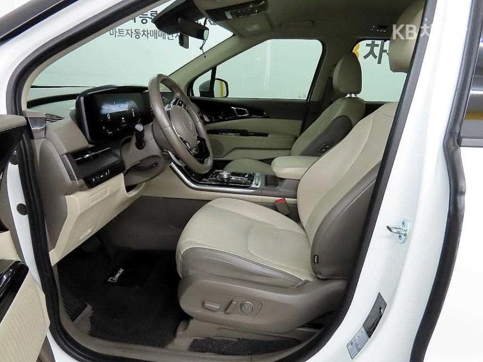 Kia Carnival 4th generationD2.2 9-seater Noblesse - 5