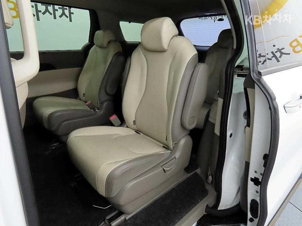 Kia Carnival 4th generationD2.2 9-seater Noblesse - 6