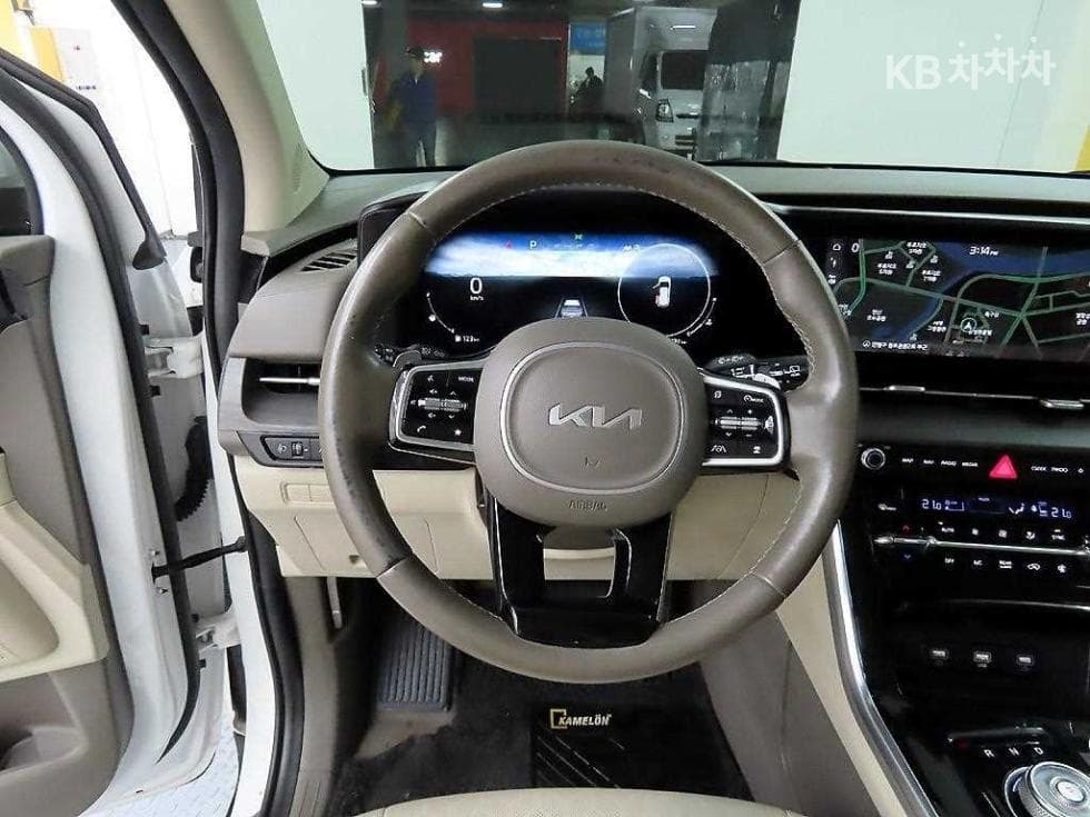 Kia Carnival 4th generationD2.2 9-seater Noblesse - 9