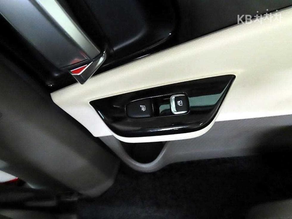 Kia Carnival 4th generationD2.2 9-seater Noblesse - 12