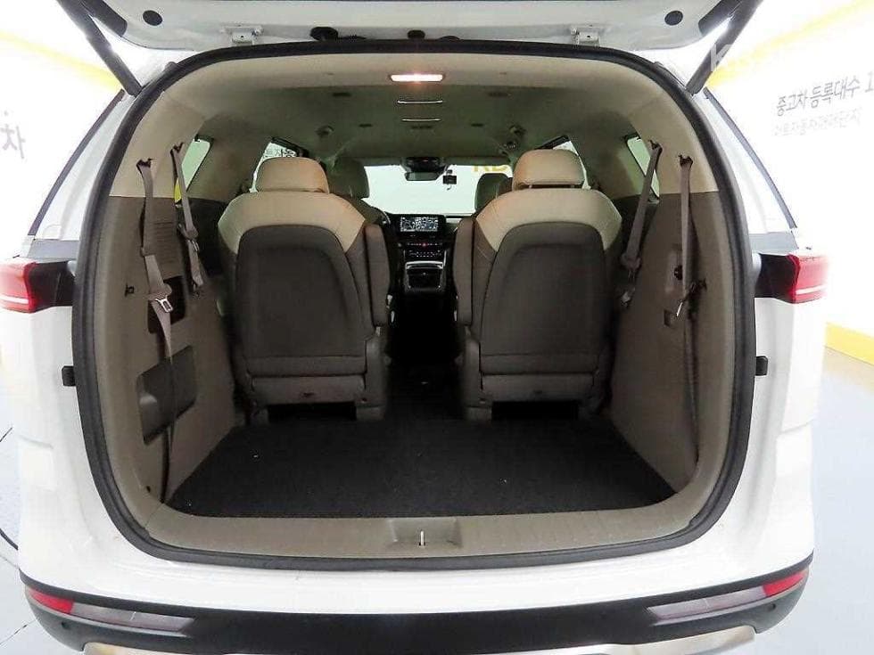 Kia Carnival 4th generationD2.2 9-seater Noblesse - 18