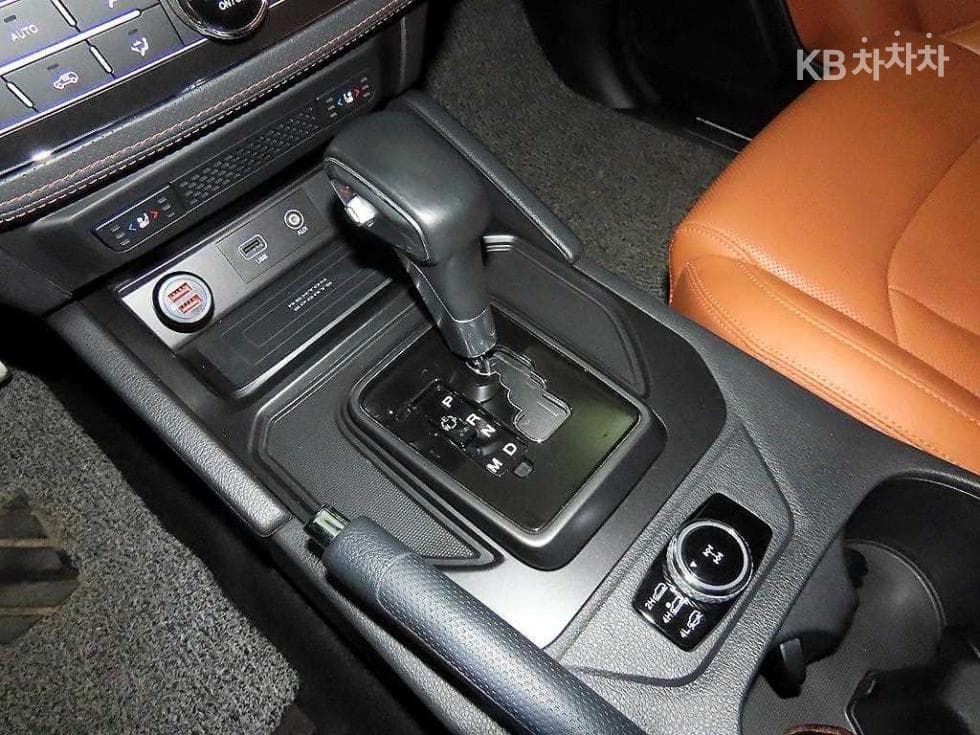 КейДжи Мобилити The New (фейслифт) Rexton 스포츠2.2 4x4 Noblesse - 12