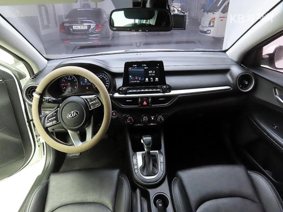 Kia All New K31.6 Gasoline Prestige - 8