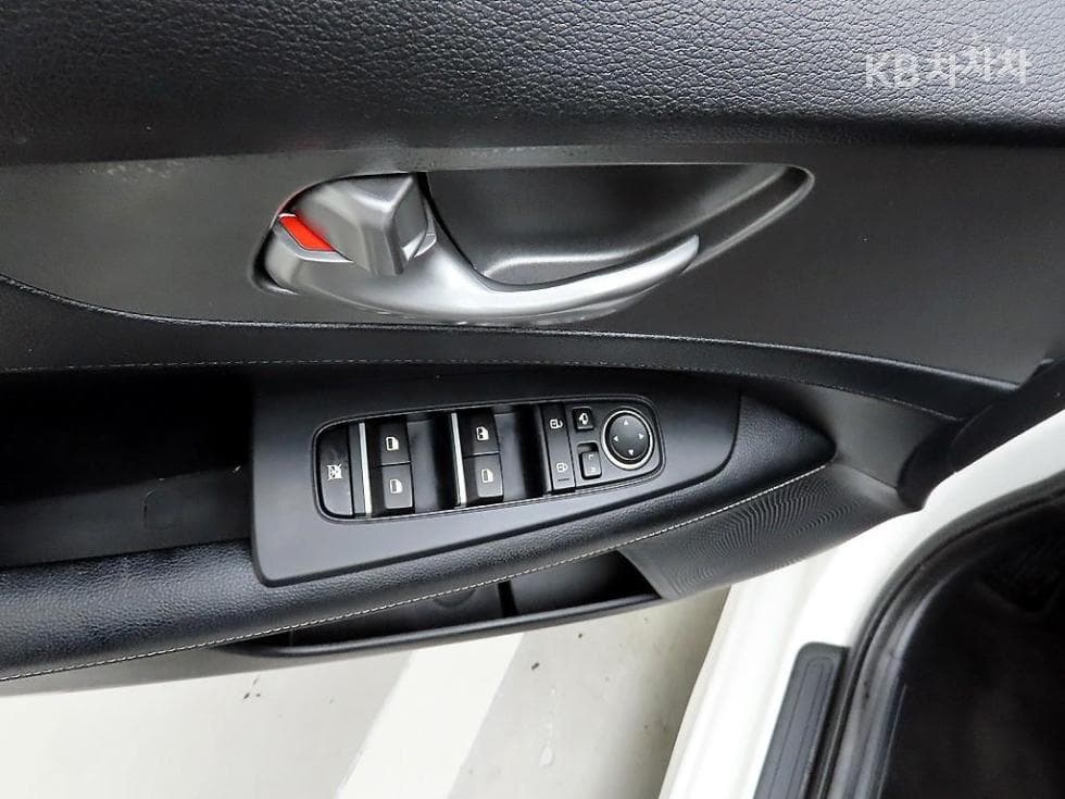 Kia All New K31.6 Gasoline Prestige - 11