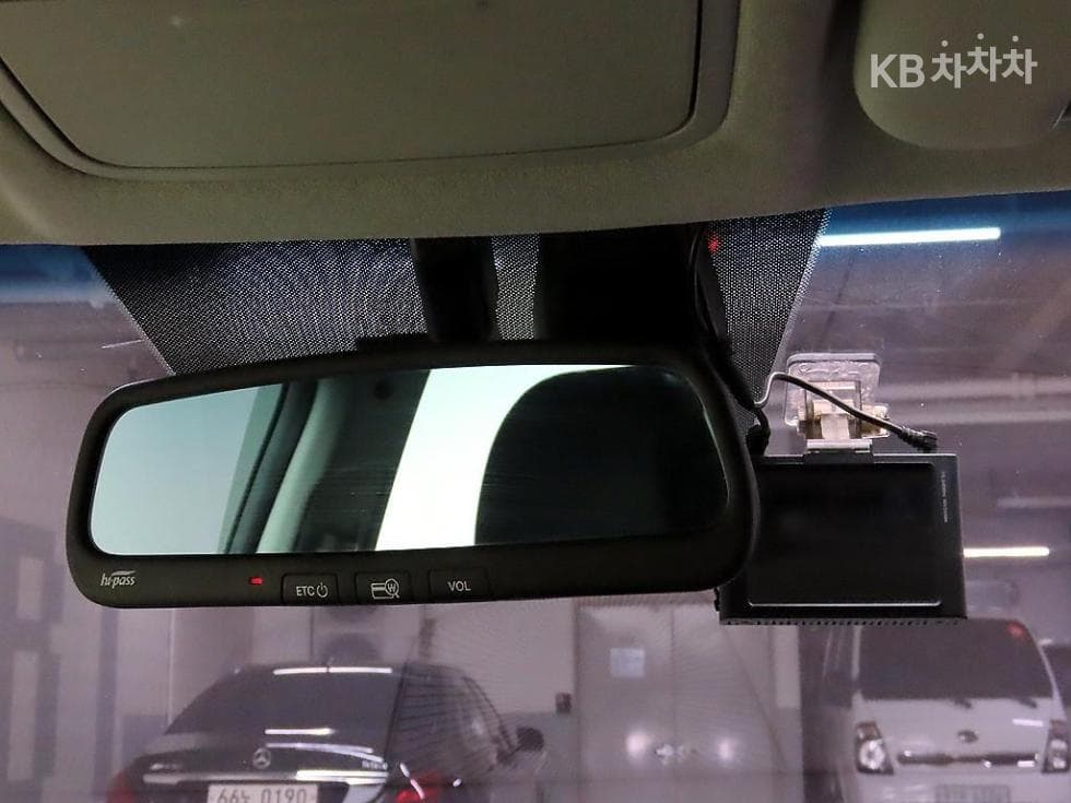 Kia All New K31.6 Gasoline Prestige - 17