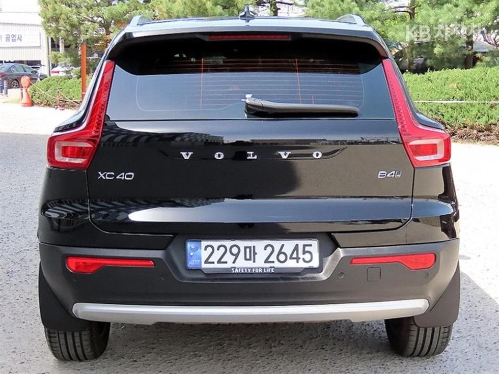 Volvo XC40B4 AWD Ultimate Bright - 4