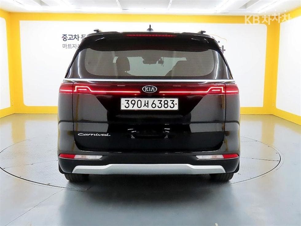 Kia Carnival 4th generationD2.2 9-seater Prestige - 3