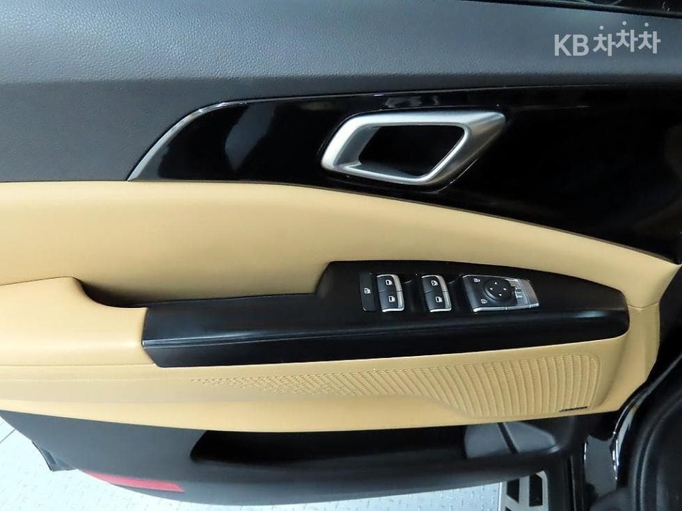 Kia Carnival 4th generationD2.2 9-seater Prestige - 11