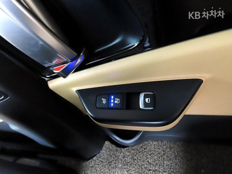 Kia Carnival 4th generationD2.2 9-seater Prestige - 12