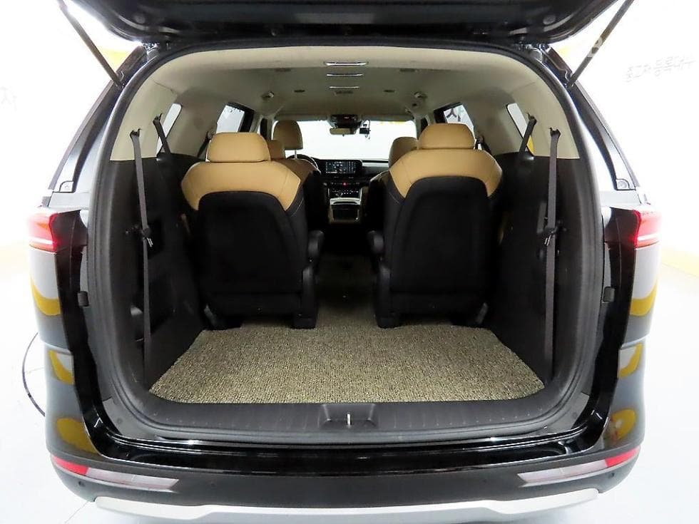 Kia Carnival 4th generationD2.2 9-seater Prestige - 18