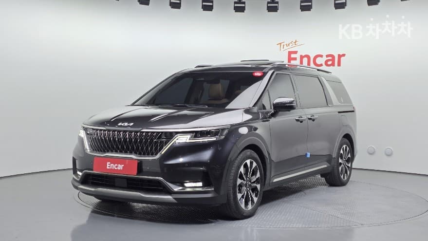 Kia Carnival 4th generation D2.2 9-seater Signature - Image 1