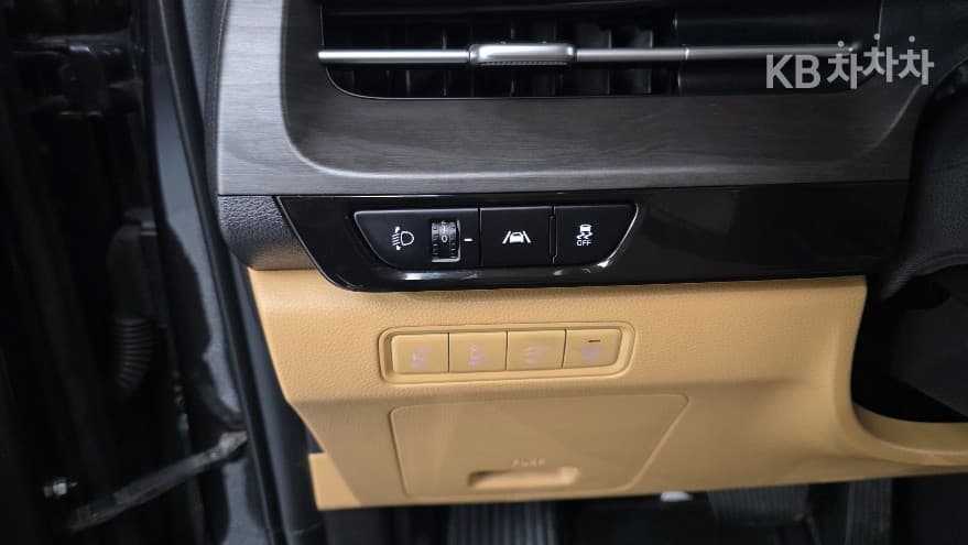 Kia Carnival 4th generationD2.2 9-seater Signature - 13