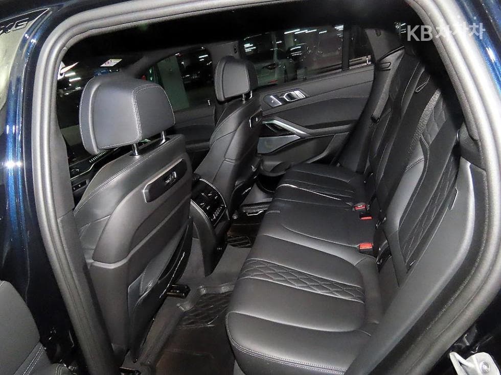 BMW X6(G06)xDrive 40i M Sport Package - 7
