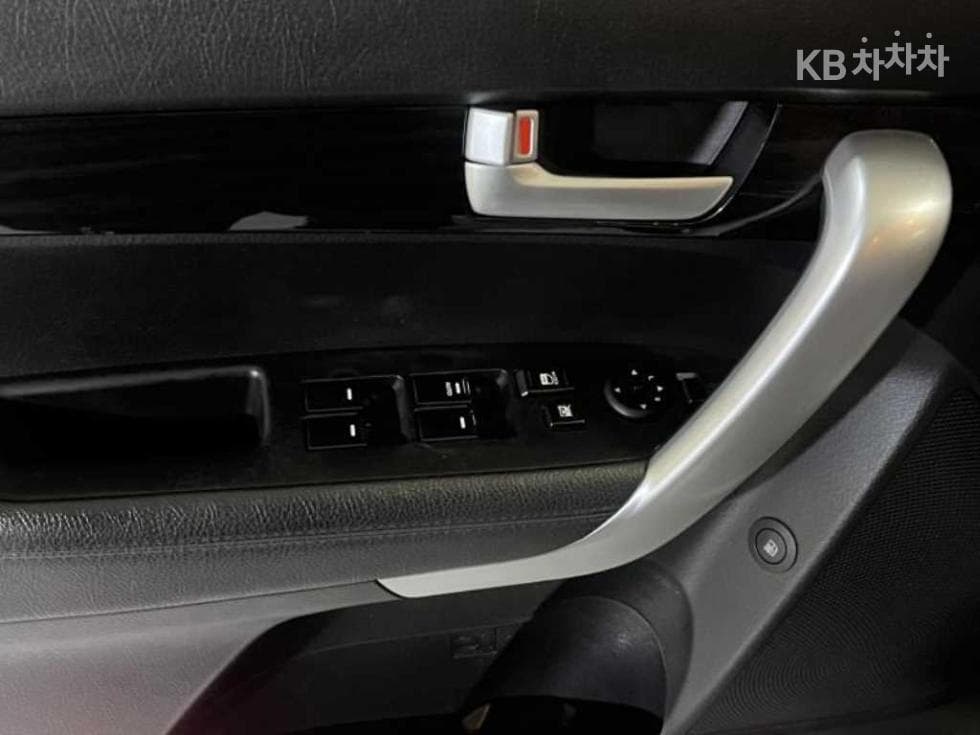 Kia SorentoRDiesel 2.0 2WD TLX High-end Type - 6