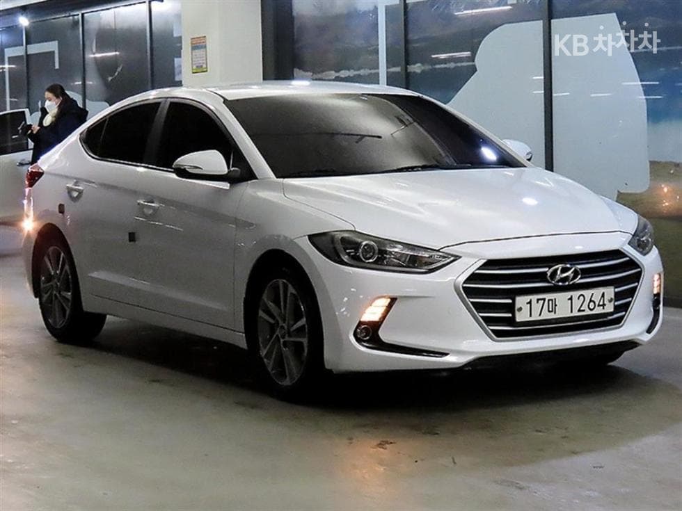 Hyundai Avante (Elantra)AD 1.6 GDi Value Plus - Image 1