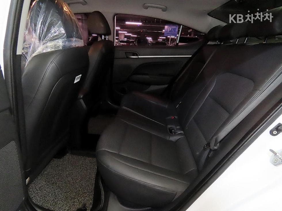 Hyundai Avante (Elantra)AD1.6 GDi Value Plus - 7