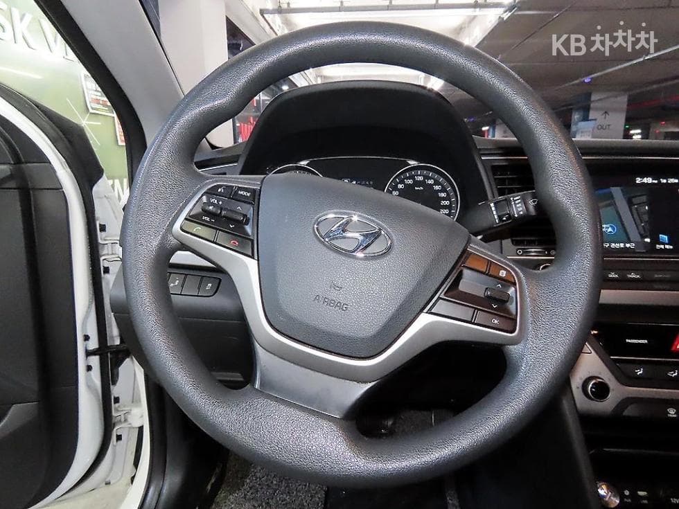 Hyundai Avante (Elantra)AD1.6 GDi Value Plus - 8