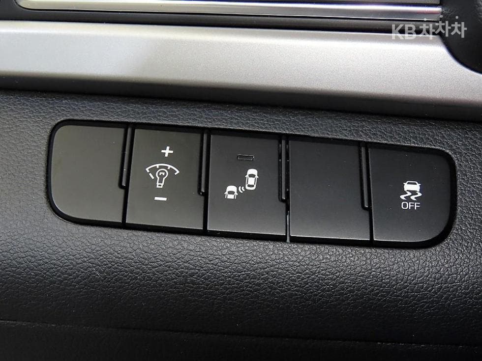 Hyundai Avante (Elantra)AD1.6 GDi Value Plus - 14