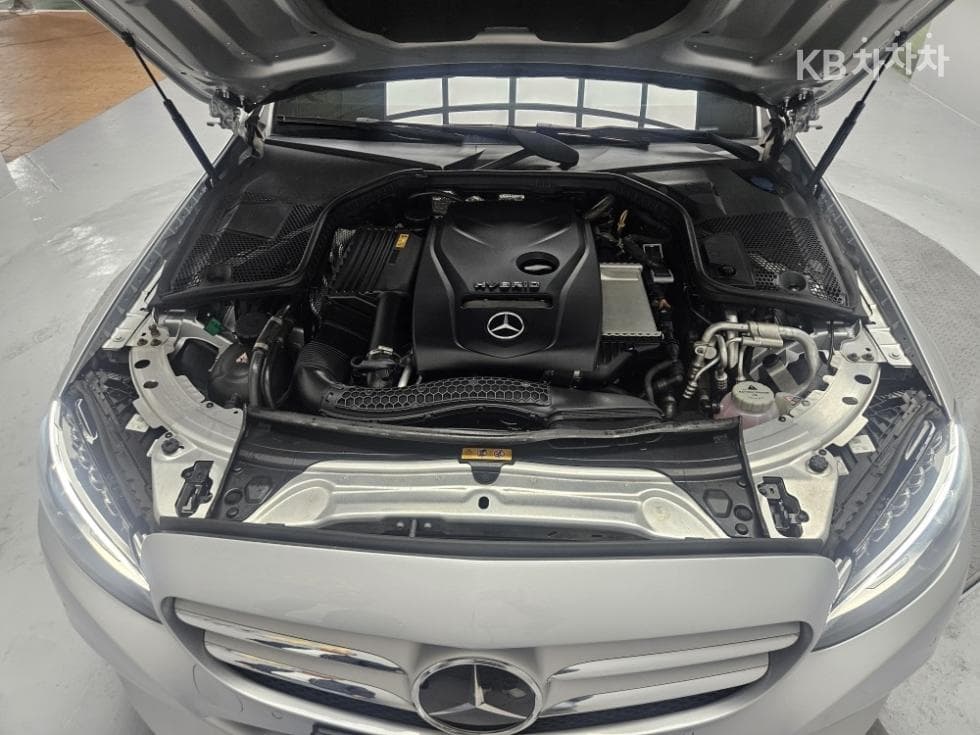 Mercedes-Benz The New (facelift) C-ClassC350e Standard - 11