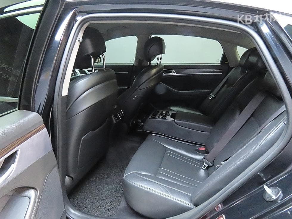 Genesis G803.3 GDI AWD Luxury - 11