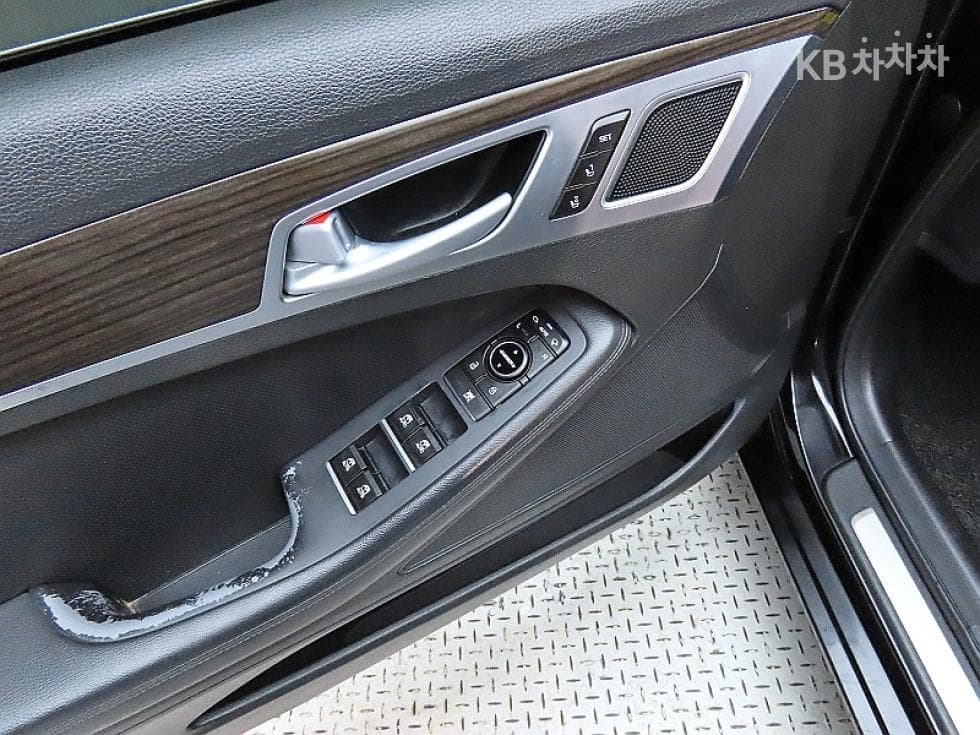Genesis G803.3 GDI AWD Luxury - 13