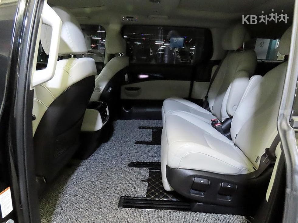 Kia Carnival 4th generationG3.5 GDI 7-seater (Limousine) Signature - 7