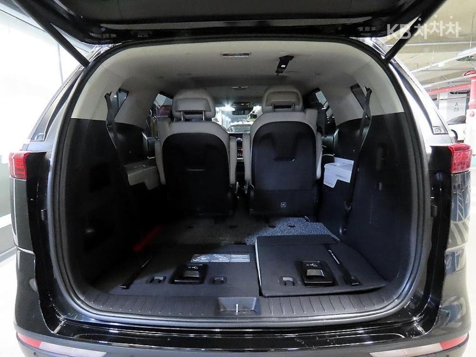 Kia Carnival 4th generationG3.5 GDI 7-seater (Limousine) Signature - 15
