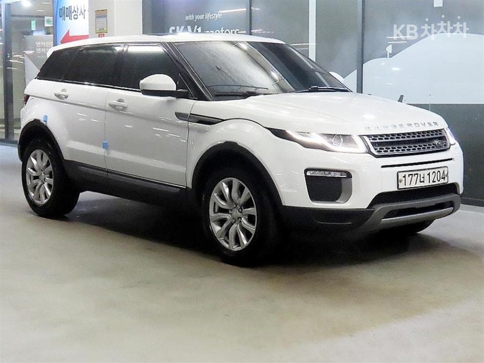 Land Rover Range Rover Evoque 5-door 2.0 TD4 SE - Image 1