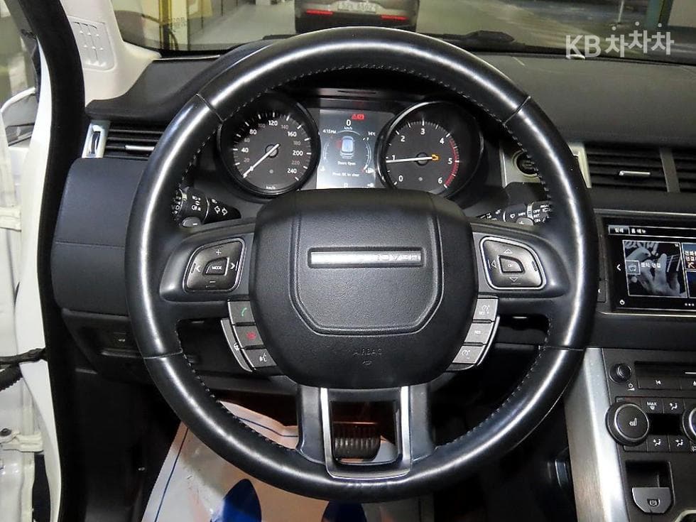 Land Rover Range Rover Evoque5-door 2.0 TD4 SE - 8