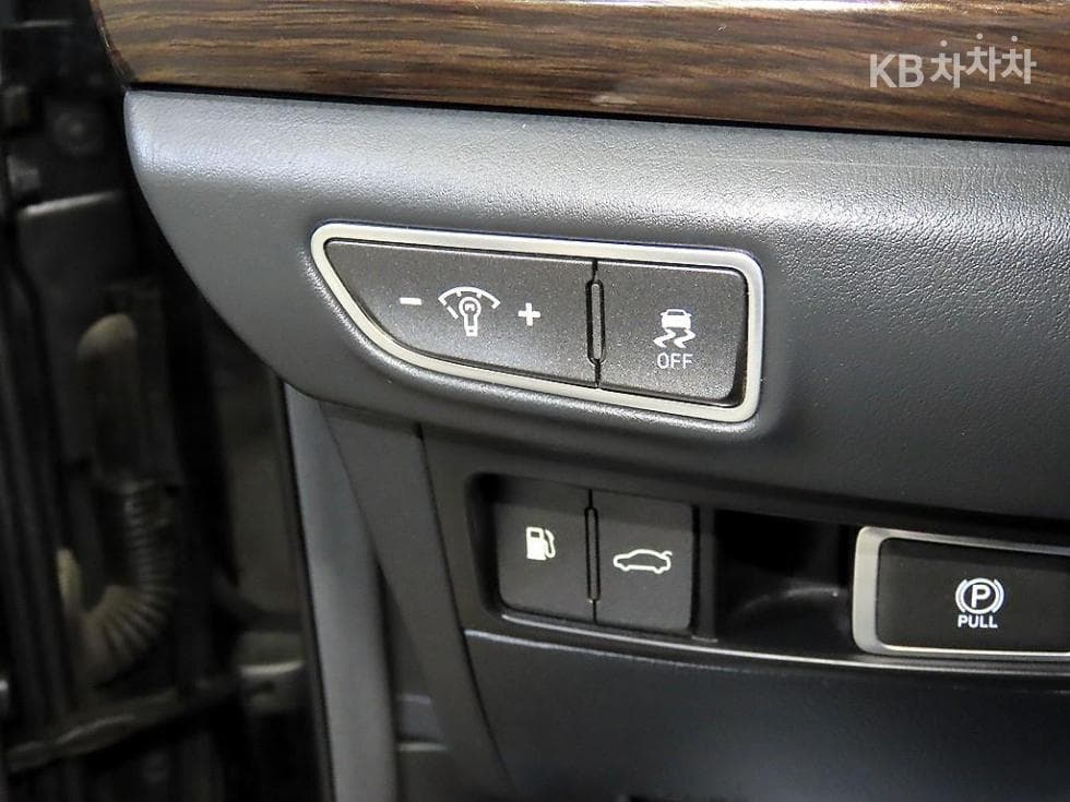Genesis EQ9003.8 GDI Luxury - 14