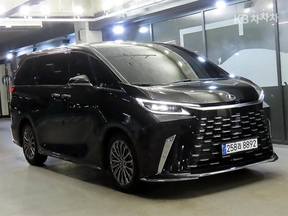 Lexus LM Second generation 500h 이그제큐티브 - Image 1