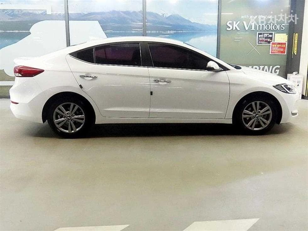 Hyundai Avante (Elantra)AD1.6 GDi Modern - 3