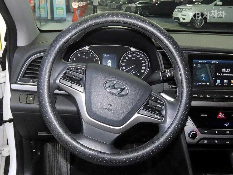 Hyundai Avante (Elantra)AD1.6 GDi Modern - 8