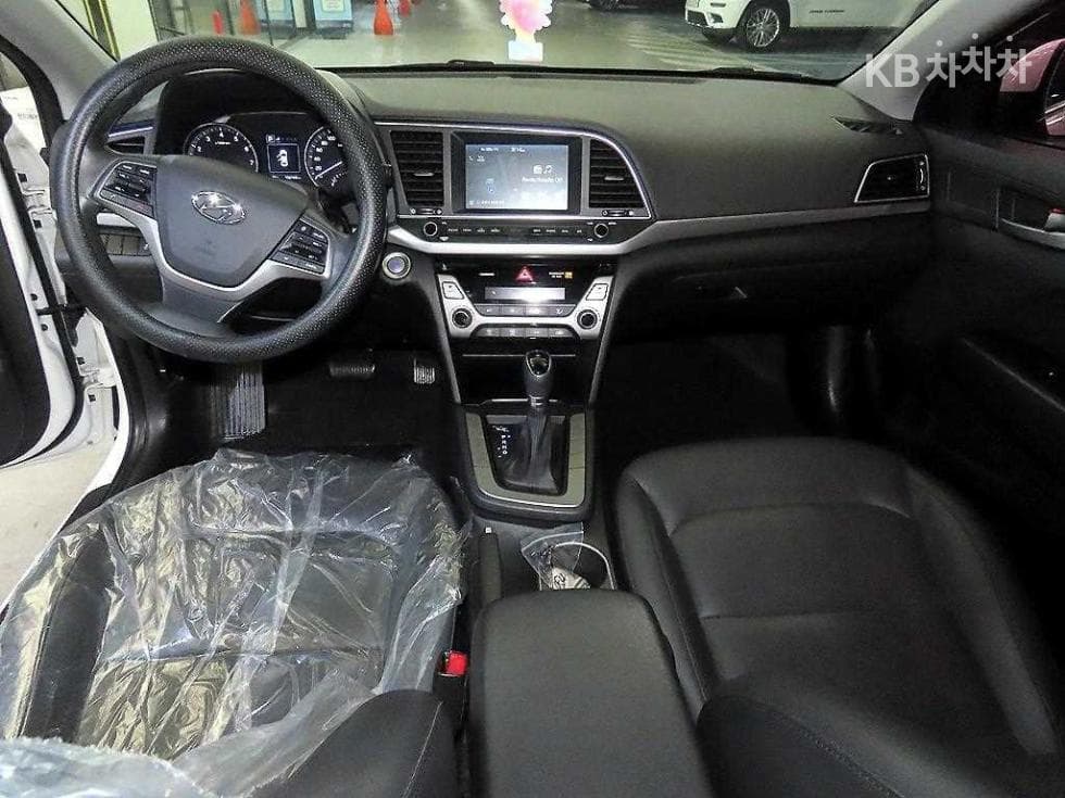 Hyundai Avante (Elantra)AD1.6 GDi Modern - 10