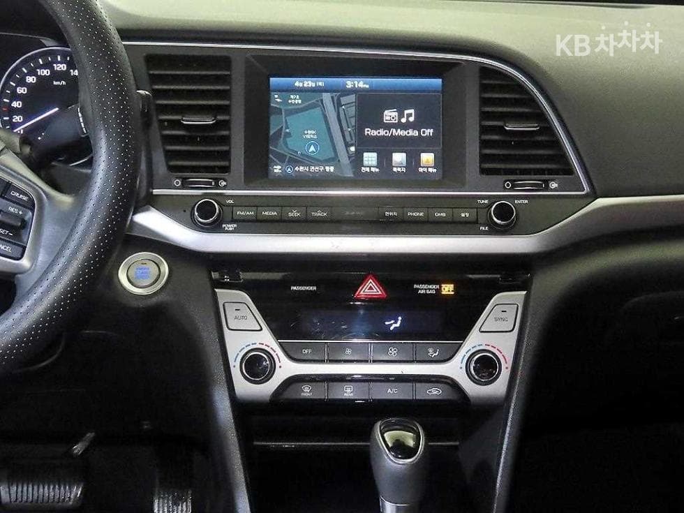 Hyundai Avante (Elantra)AD1.6 GDi Modern - 11