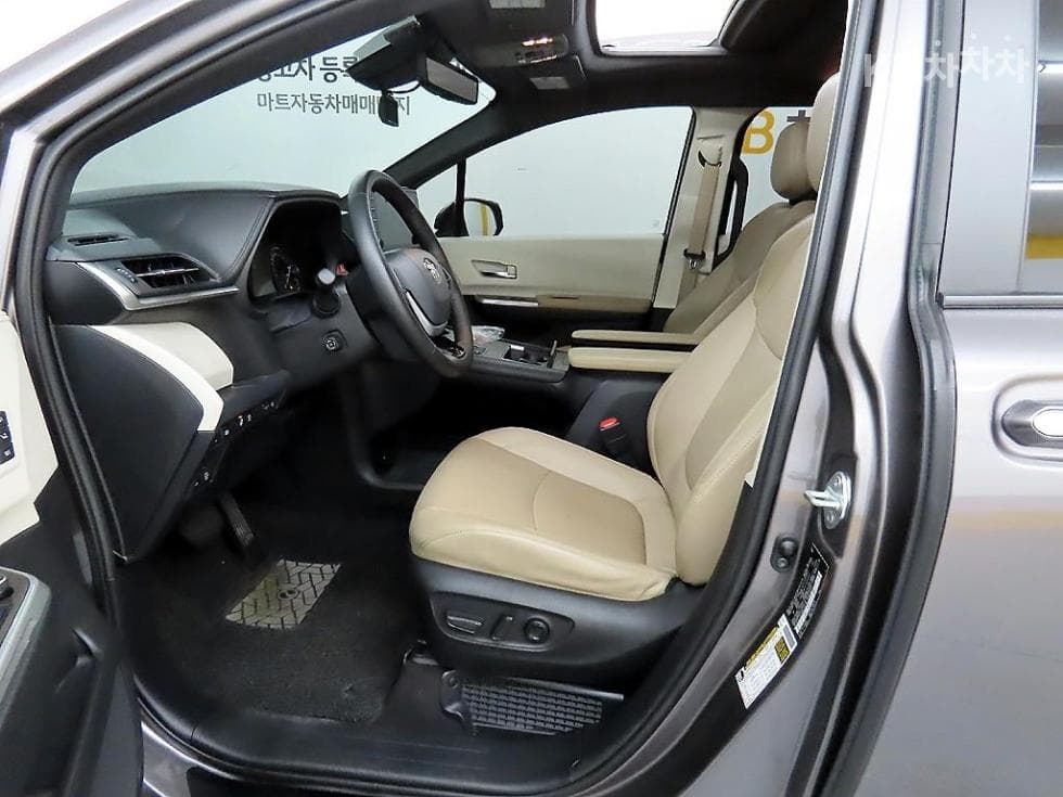 Toyota Sienna2.5L hybrid AWD - 5