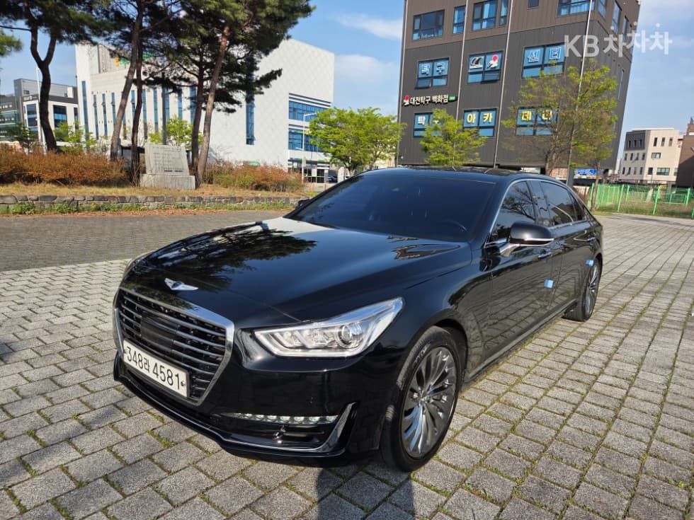 Genesis EQ900 5.0 GDI AWD Prestige Limousine - Image 1