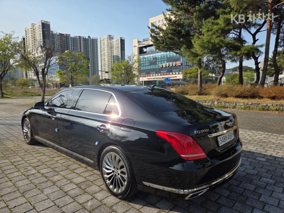 Genesis EQ9005.0 GDI AWD Prestige Limousine - 7