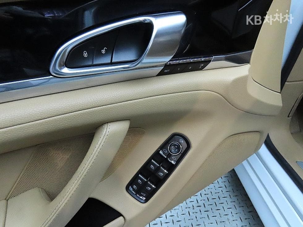 Porsche 파나메라3.6 AWD 970 - 13