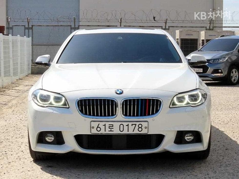 BMW New5 Series 528i M Air로 Dynamic F10 - Image 1