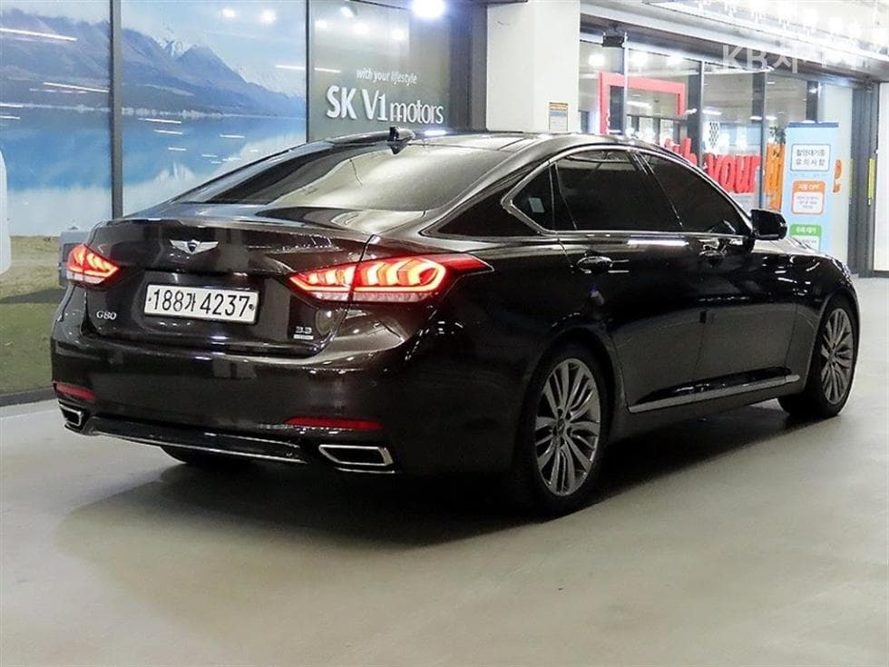 Genesis G803.3 GDI AWD Prestige - 4